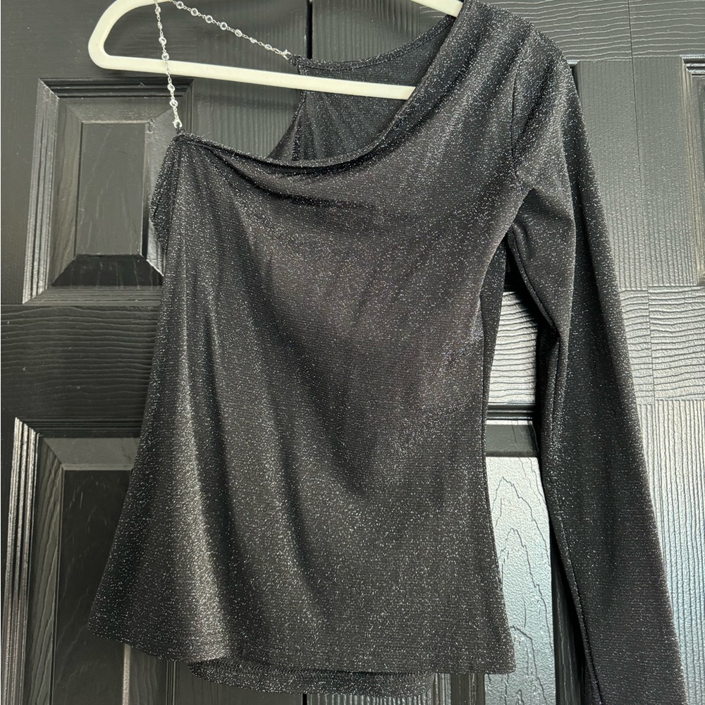 Long Sleeve Black Top w/ Chain Strap